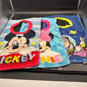 Disney Jr Mickey Mouse 3 Pack  Cloth Toddler Bibs 6M+ Buzz Lightyear, Minnie